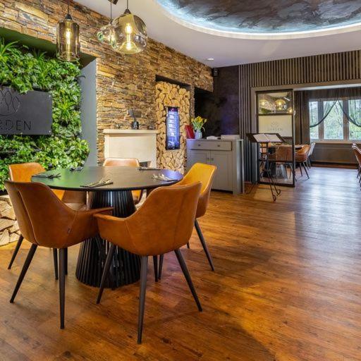 Garden Restaurant & Pension Пардубице Екстериор снимка