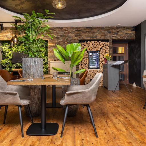 Garden Restaurant & Pension Пардубице Екстериор снимка