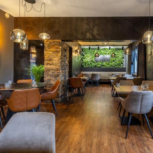 Garden Restaurant & Pension Пардубице Екстериор снимка